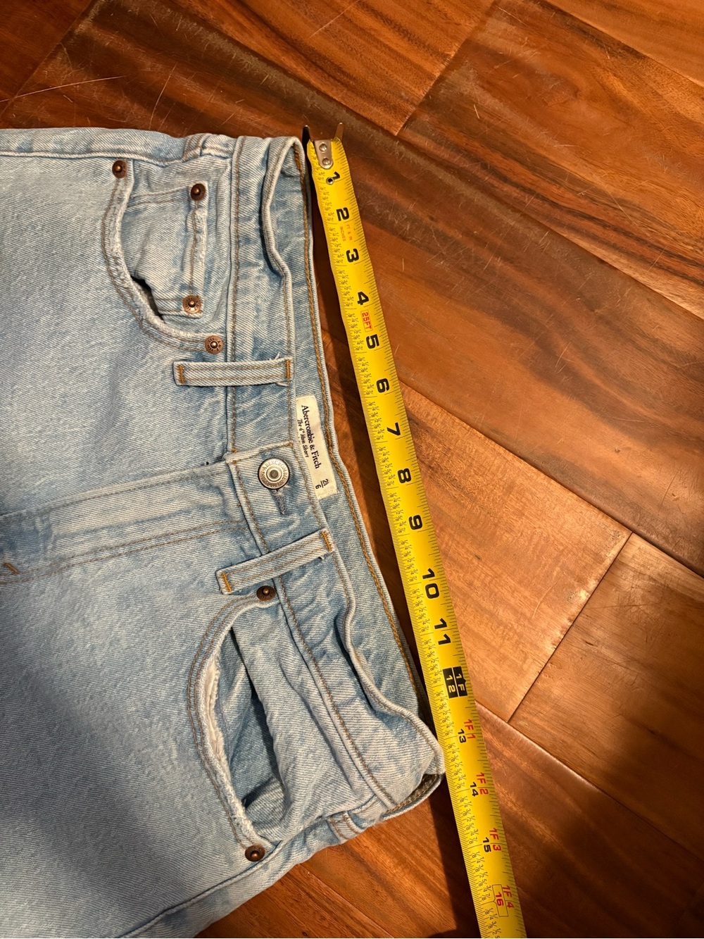 Abercrombie & Fitch 4” Dad Shorts Light Wash Denim High Rise Size 28 (1337) - Picture 4 of 8